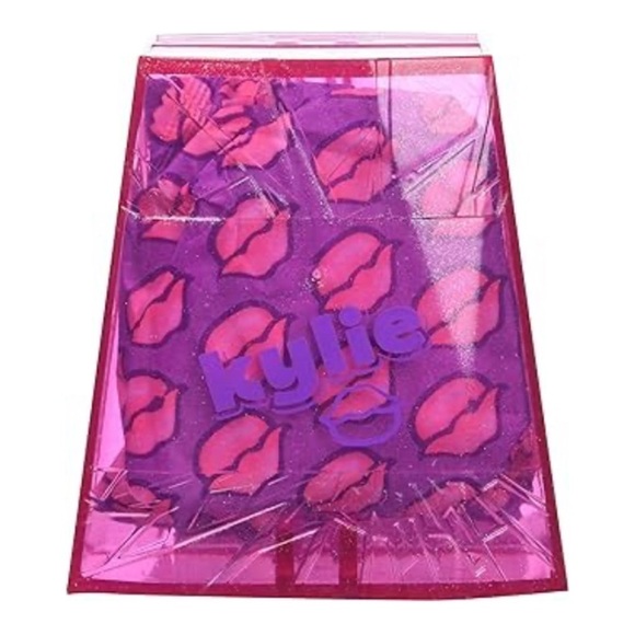 FINAL PRICE ONE GONE TWO LEFT Bratz Mini Celebrity Pack - Picture 7 of 7